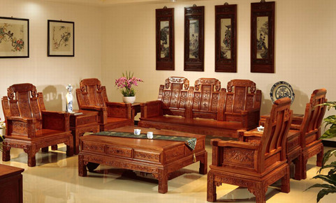 中式别墅里的红木家具
