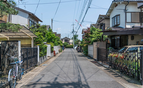 日本街道两旁的住宅