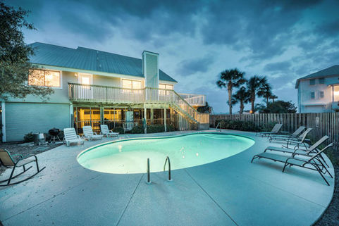 美式设计的带泳池别墅照片